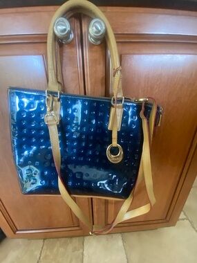 Arcadia Navy Patent Tote with Tan Trim